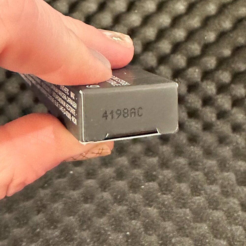 NARS Total Seduction Eyeshadow Stick - Picture 9 of 11